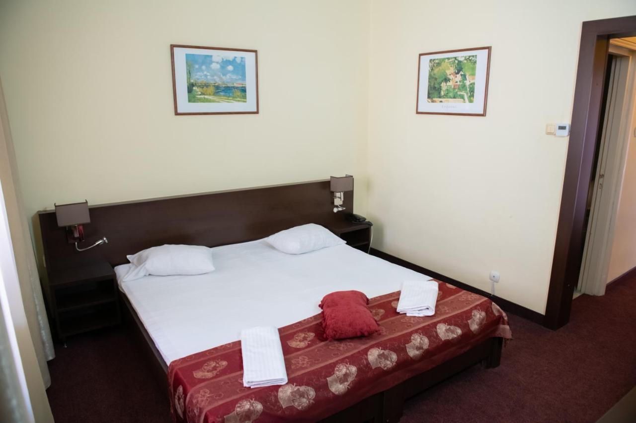Râmnicu Vâlcea Hotel Panoramic מראה חיצוני תמונה