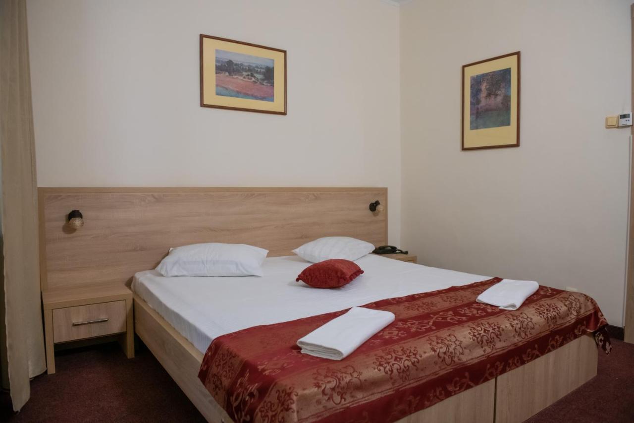 Râmnicu Vâlcea Hotel Panoramic מראה חיצוני תמונה