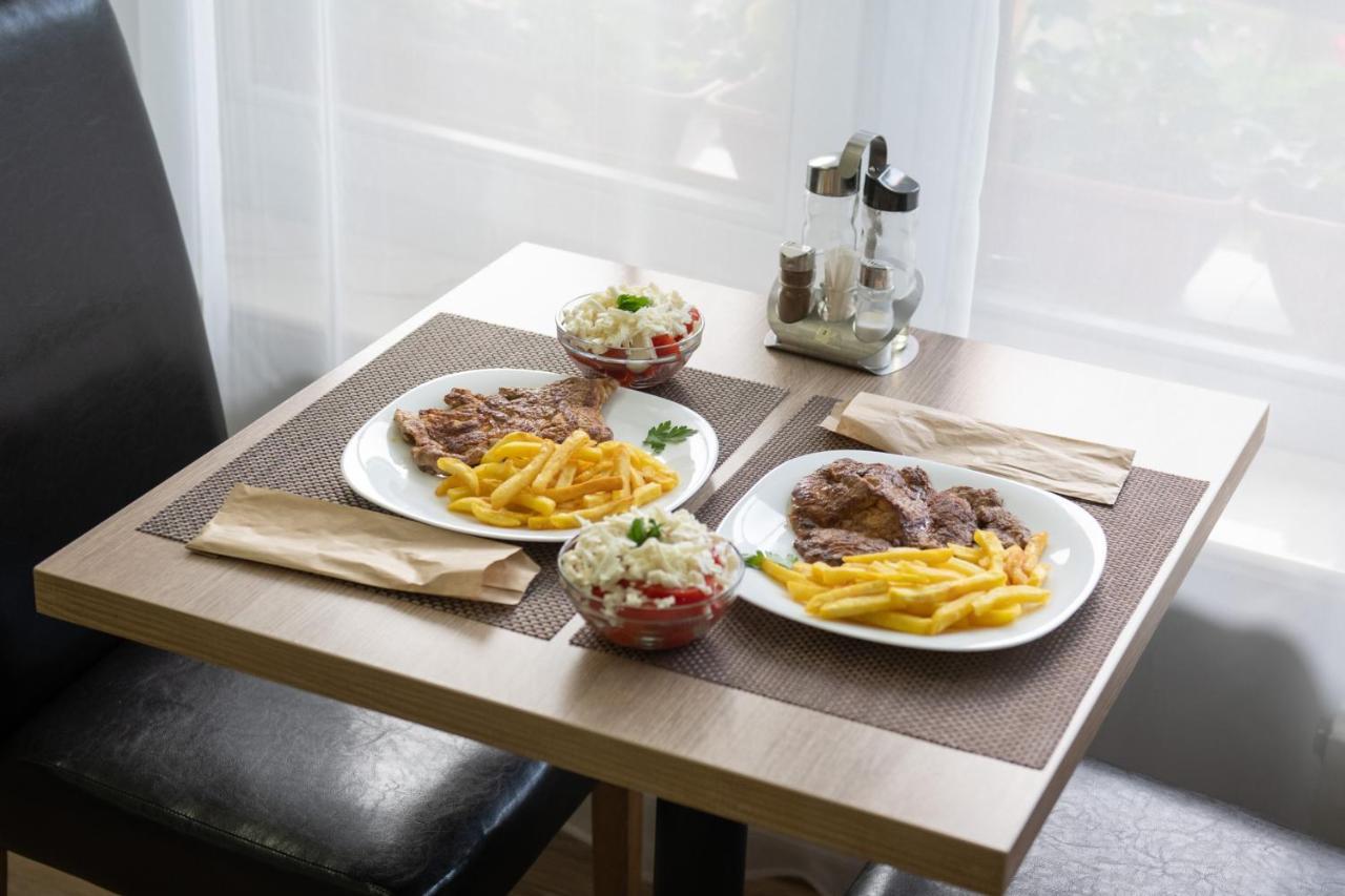 Râmnicu Vâlcea Hotel Panoramic מראה חיצוני תמונה