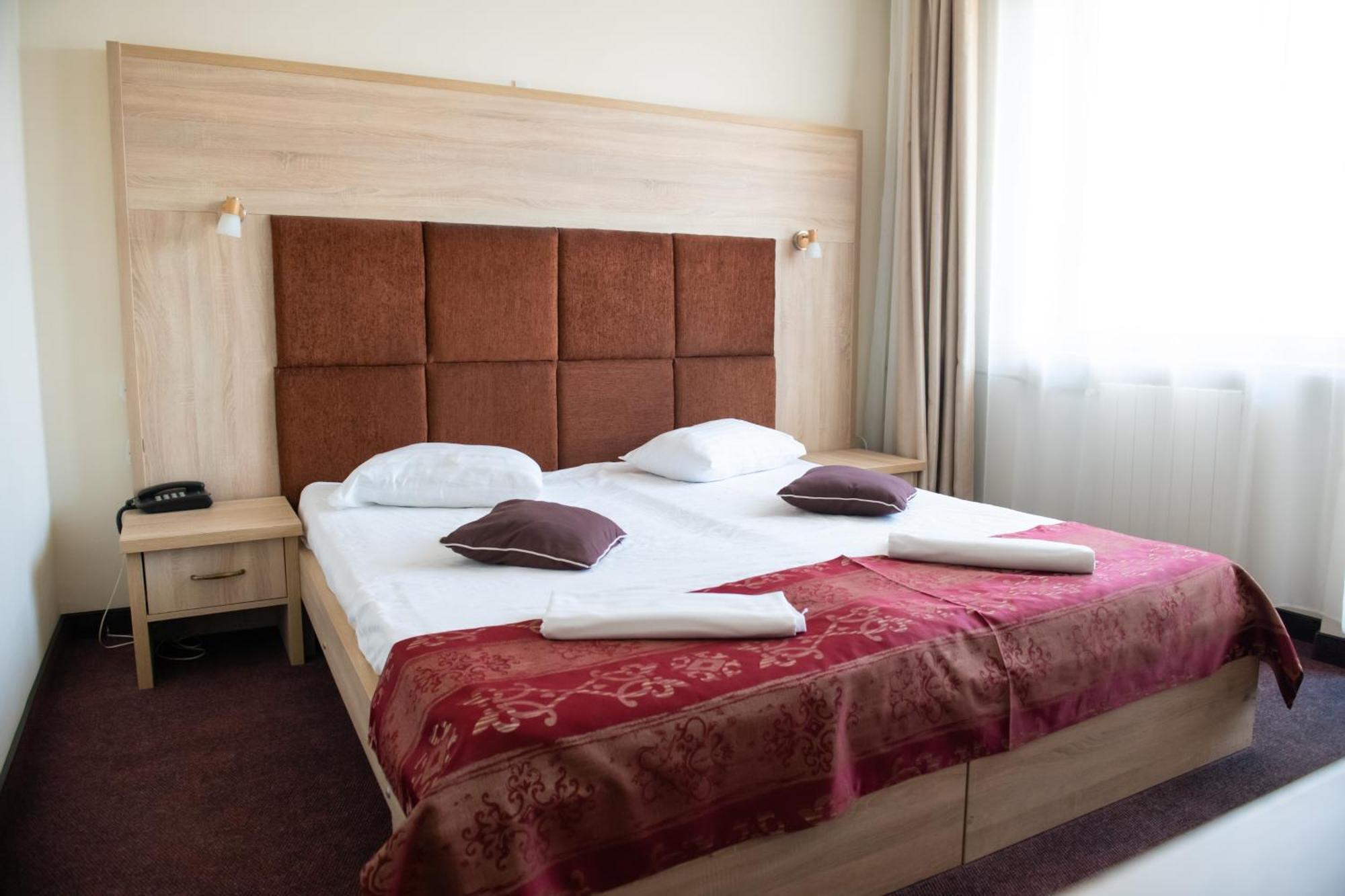 Râmnicu Vâlcea Hotel Panoramic מראה חיצוני תמונה